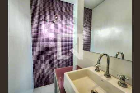 Casa de condomínio para alugar com 320m², 5 quartos e 2 vagasQuarto 3 suite 