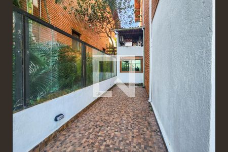 Casa de condomínio para alugar com 320m², 5 quartos e 2 vagas Sacada