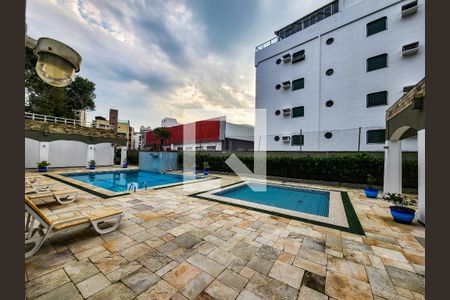 Casa de condomínio para alugar com 320m², 5 quartos e 2 vagasÁrea comum - Piscina