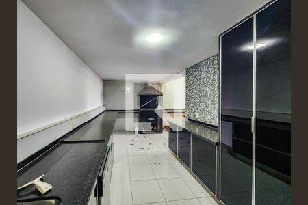 Casa de condomínio para alugar com 320m², 5 quartos e 2 vagasCozinha