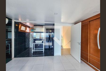 Casa de condomínio para alugar com 320m², 5 quartos e 2 vagasQuarto 2