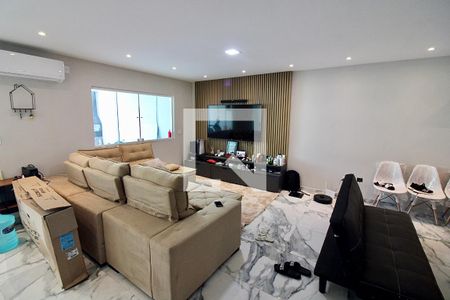 Casa de condomínio à venda com 220m², 3 quartos e 2 vagasSala