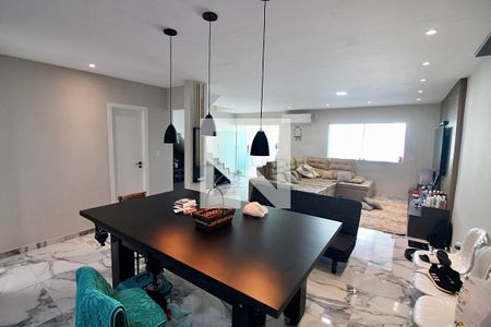 Casa de condomínio à venda com 220m², 3 quartos e 2 vagasSala