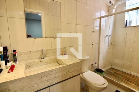 Banheiro da Suíte 1 de casa de condomínio à venda com 3 quartos, 220m² em Vargem Pequena, Rio de Janeiro