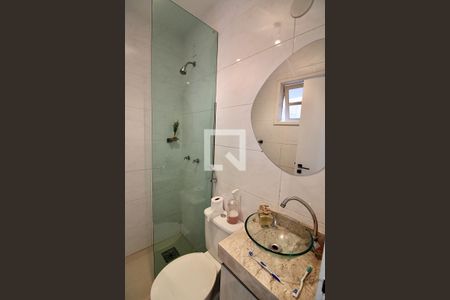 Casa de condomínio à venda com 220m², 3 quartos e 2 vagasBanheiro Social