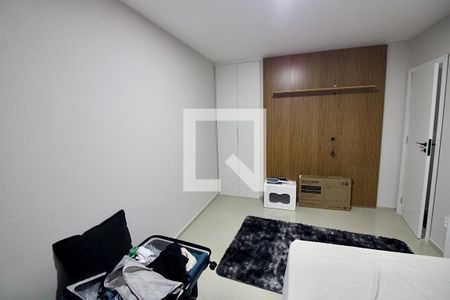 Casa de condomínio à venda com 220m², 3 quartos e 2 vagasSuíte 1