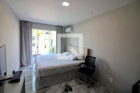 Casa de condomínio à venda com 220m², 3 quartos e 2 vagasSuíte 2