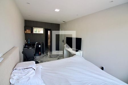 Casa de condomínio à venda com 220m², 3 quartos e 2 vagasSuíte 2