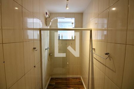 Banheiro da Suíte 1 de casa de condomínio à venda com 3 quartos, 220m² em Vargem Pequena, Rio de Janeiro