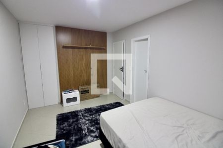 Casa de condomínio à venda com 220m², 3 quartos e 2 vagasSuíte 1