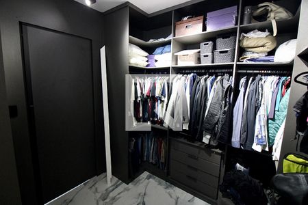 Casa de condomínio à venda com 220m², 3 quartos e 2 vagasCloset da suíte 2