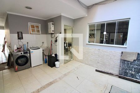 Casa de condomínio à venda com 220m², 3 quartos e 2 vagasÁrea de Serviço