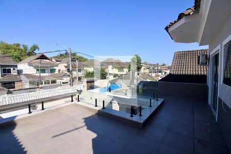 Casa de condomínio à venda com 220m², 3 quartos e 2 vagasVaranda da Suíte 2