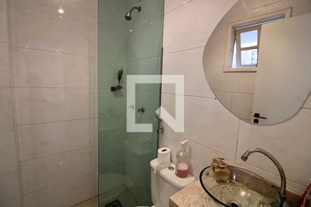 Casa de condomínio à venda com 220m², 3 quartos e 2 vagasBanheiro Social