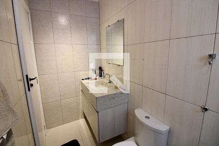 Casa de condomínio à venda com 220m², 3 quartos e 2 vagasBanheiro da Suíte 1