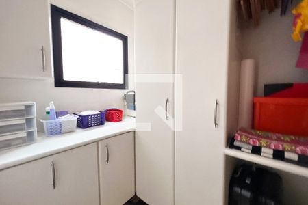 Apartamento à venda com 91m², 3 quartos e 2 vagas Apartamento à venda com 91m², 3 quartos e 2 vagasQuarto de Serviço