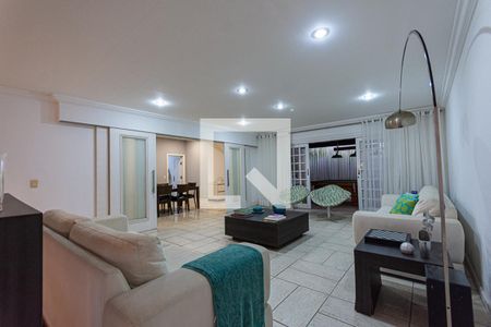 Sala de casa à venda com 4 quartos, 170m² em Sapê, Niterói