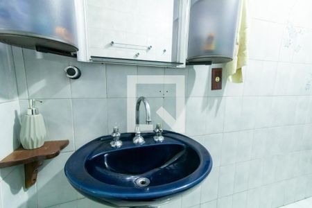 Casa à venda com 300m², 4 quartos e 5 vagas Casa à venda com 300m², 4 quartos e 5 vagasBanheiro 1