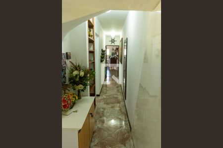 Casa à venda com 300m², 4 quartos e 5 vagas Casa à venda com 300m², 4 quartos e 5 vagasCorredor