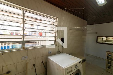 Casa à venda com 300m², 4 quartos e 5 vagas Casa à venda com 300m², 4 quartos e 5 vagasÁrea de Serviço