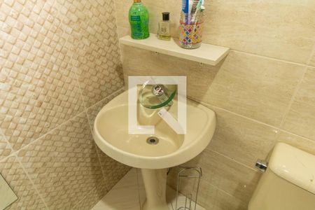 Casa à venda com 300m², 4 quartos e 5 vagas Casa à venda com 300m², 4 quartos e 5 vagasBanheiro 2