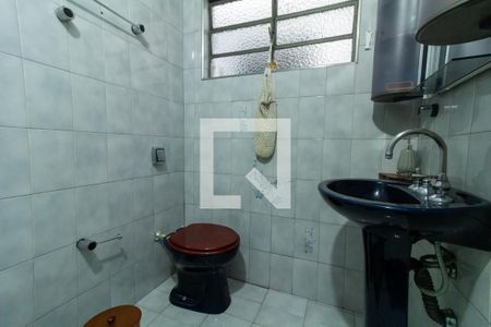 Casa à venda com 300m², 4 quartos e 5 vagas Casa à venda com 300m², 4 quartos e 5 vagasBanheiro 1