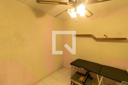Casa à venda com 300m², 4 quartos e 5 vagas Casa à venda com 300m², 4 quartos e 5 vagasQuarto de Serviço