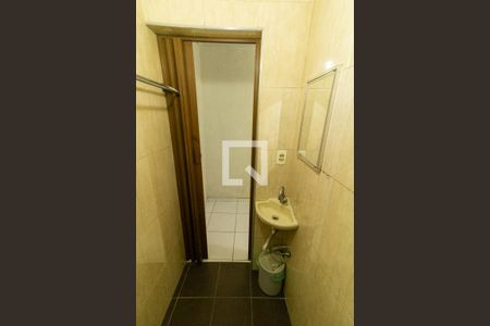 Casa à venda com 300m², 4 quartos e 5 vagas Casa à venda com 300m², 4 quartos e 5 vagasBanheiro de serviço