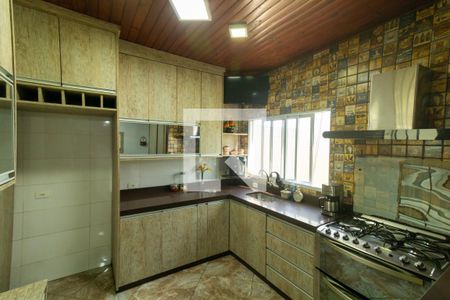 Casa à venda com 300m², 4 quartos e 5 vagas Casa à venda com 300m², 4 quartos e 5 vagasCozinha