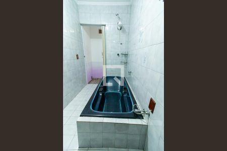 Casa à venda com 300m², 4 quartos e 5 vagas Casa à venda com 300m², 4 quartos e 5 vagasBanheiro 1