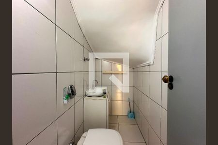 Lavabo de casa à venda com 3 quartos, 130m² em Jardim Aeroporto, São Paulo
