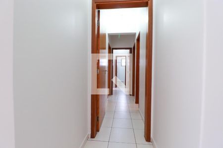 Corredor Sala - Quartos  de apartamento para alugar com 3 quartos, 104m² em Jardim Botânico, Ribeirão Preto