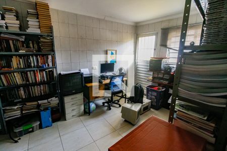 Escritório de casa para alugar com 3 quartos, 178m² em Parque Pinheiros, Taboão da Serra