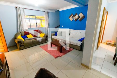 Sala de casa para alugar com 3 quartos, 178m² em Parque Pinheiros, Taboão da Serra