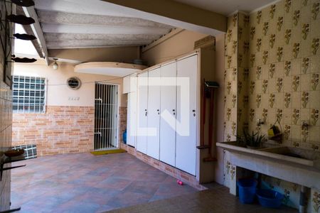 Casa à venda com 255m², 3 quartos e 2 vagasÁrea de Serviço