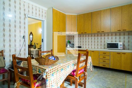 Casa à venda com 255m², 3 quartos e 2 vagasCozinha