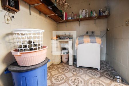 Casa à venda com 229m², 3 quartos e 3 vagas Casa à venda com 229m², 3 quartos e 3 vagasÁrea de serviço