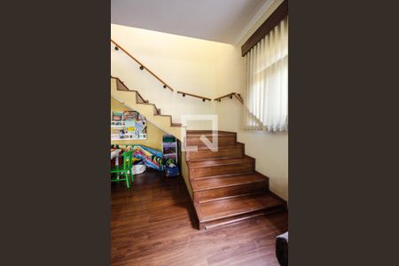 Escada de casa à venda com 3 quartos, 229m² em Vila Aurora (zona Norte), São Paulo