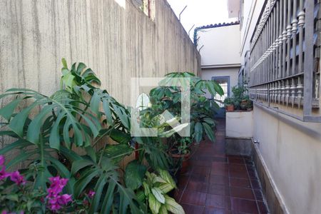 Casa à venda com 229m², 3 quartos e 3 vagas Casa à venda com 229m², 3 quartos e 3 vagasCorredor