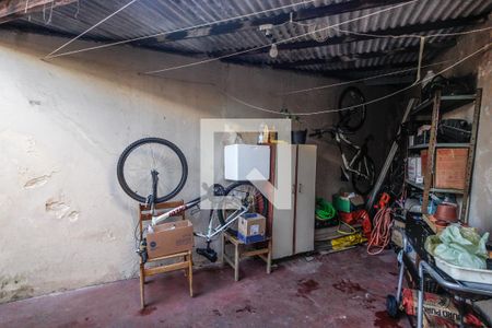 Casa à venda com 229m², 3 quartos e 3 vagas Casa à venda com 229m², 3 quartos e 3 vagasQuintal