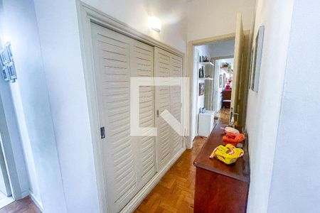 Apartamento à venda com 160m², 3 quartos e 1 vagaCloset