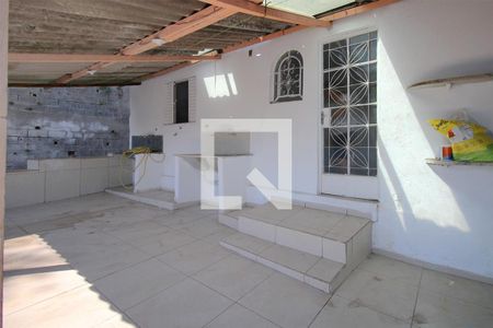 Casa para alugar com 102m², 3 quartos e sem vagaQuintal