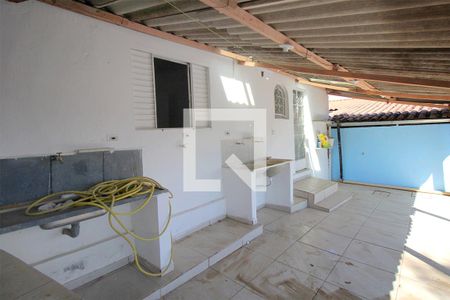Casa para alugar com 102m², 3 quartos e sem vagaQuintal