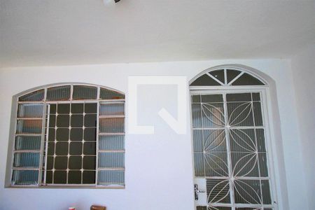Casa para alugar com 102m², 3 quartos e sem vagaVaranda frente