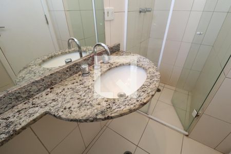 Apartamento à venda com 72m², 3 quartos e 2 vagasBanheiro da Suíte