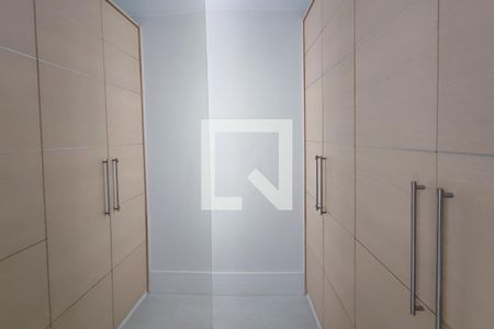 Closet de apartamento para alugar com 1 quarto, 60m² em Cambuí, Campinas