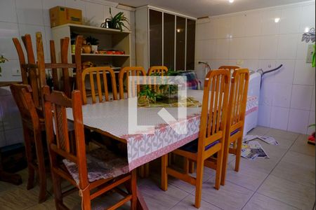 Casa à venda com 200m², 4 quartos e 5 vagasQuintal