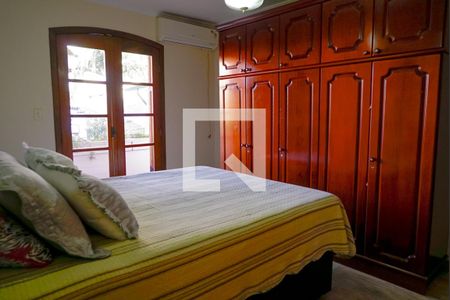 Casa à venda com 200m², 4 quartos e 5 vagasSuíte 1