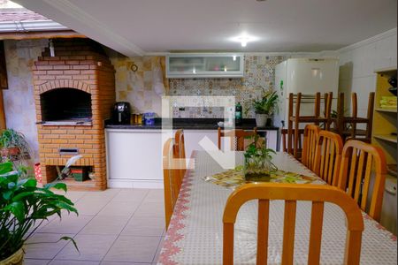 Casa à venda com 200m², 4 quartos e 5 vagasQuintal