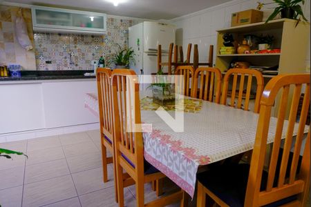 Casa à venda com 200m², 4 quartos e 5 vagasQuintal